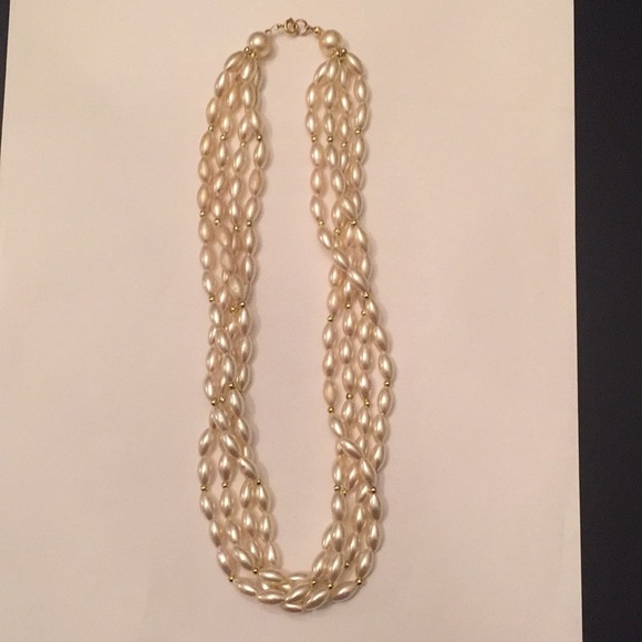 Vintage Jewelry - Vintage Costume “Pearl” Necklace